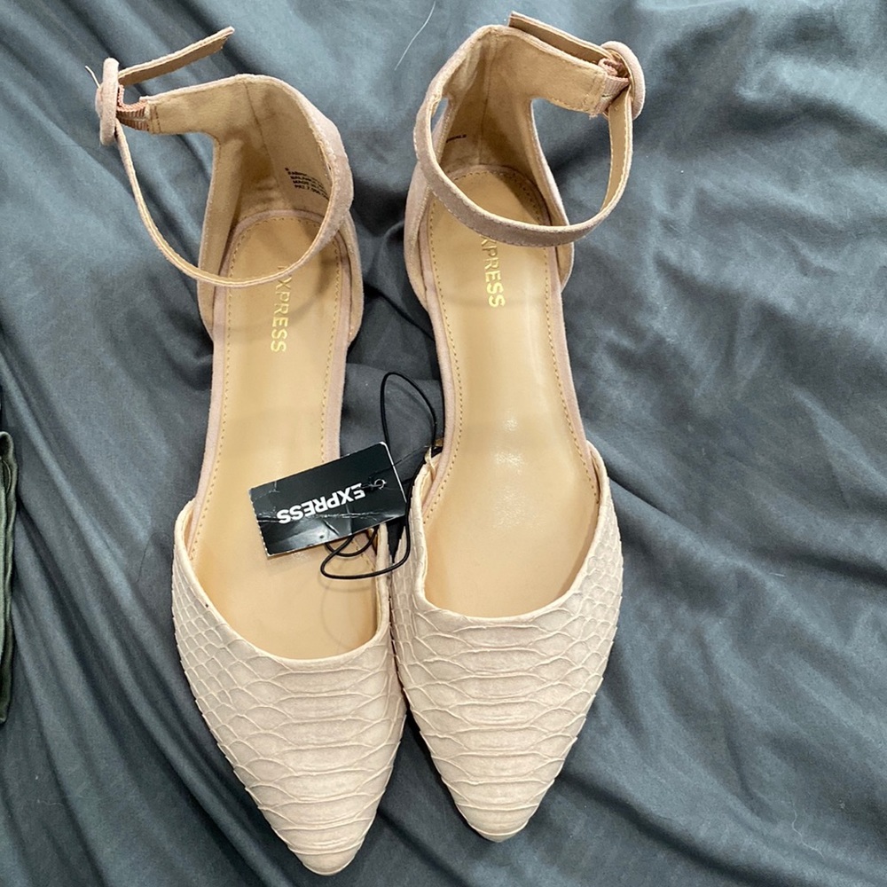 NWT Express Womens Flat Shoes